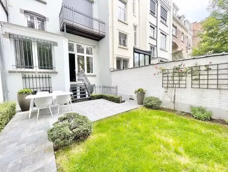 duplex à louer avec garage et terrasse   etterbeek (vbe34967)
