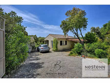 cadre privilégié et nature préservée pour cette charmante villa de plain-pied de 96 m²