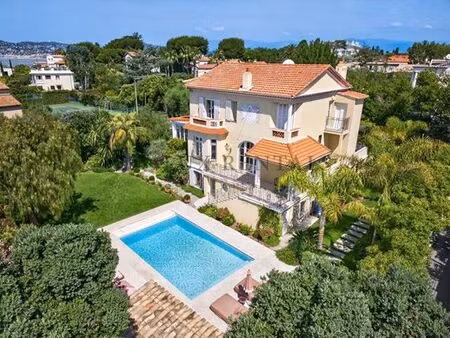 villa de 9 pièces de luxe en location antibes  france