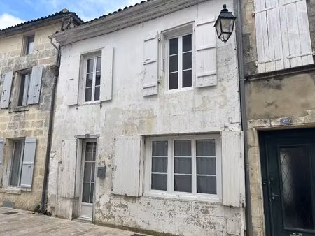 ancienne boutique devenue pied-à-terre