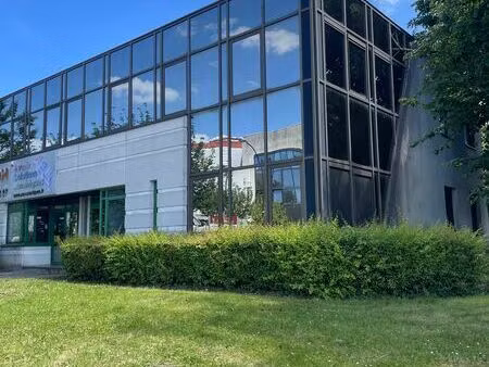 location local d’activités creteil 94000 254m²