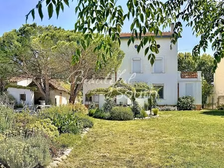 élégante maison de maître des années 1930 avec jardin paysager et piscine - prades