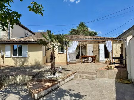 duras - charmante maison avec jardin à distance a pieds du village