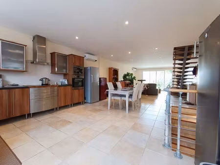 location appartement 3 pièces  106.36m²  narbonne