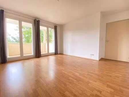 location appartement 3 pièces 56m² fleury les aubrais 45400