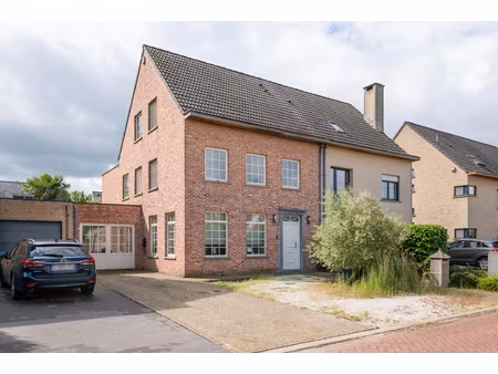huis te koop in hemiksem met 5 slaapkamers
