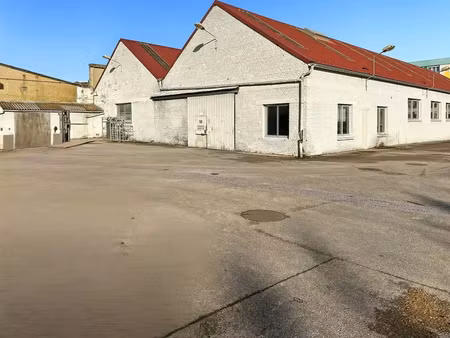 location local industriel 15 pièces 5512 m² à fressenneville (80390)