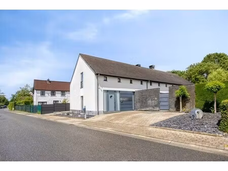 karaktervolle viergevel woning op 24 are in grimbergen – wonen en werken op toplocatie