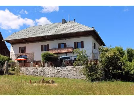maison les deserts de 301 m² divisée en 3 duplex