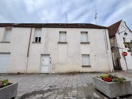 investissement locatif - immeuble composé de 3 logements loués.