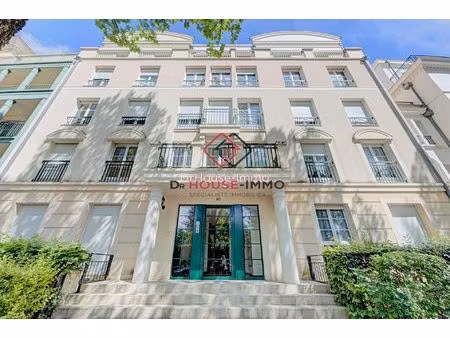 appartement 3 pièces avec grande terrasse  parking et cave - secteur recherché de serris