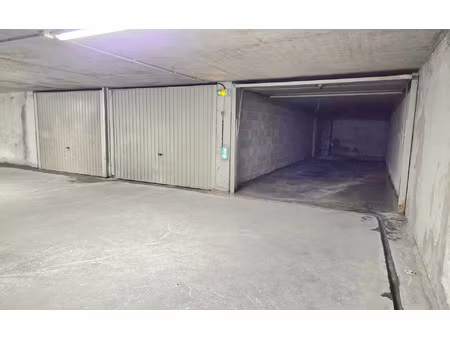 stationnement lyon 3 33 m² t- à vendre  27 000 €
