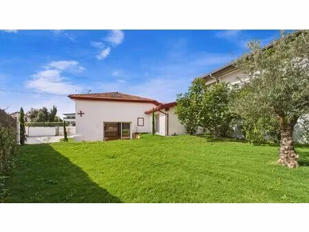 maison familiale - place lamothe
