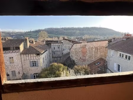 opportunité dans centre historique maison avec terrasse ...