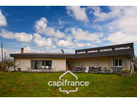vente maison 5 pièces 161 m² lons-le-saunier (39000)