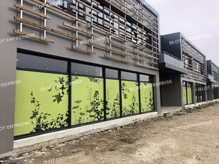 location commerce landerneau 29800 410m²