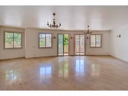 a vendre draguignan appartement 2 chambres 127.45 m² avec garage et ascenseur
