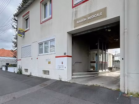 location commerce 4 pièces 121 m² à nantes (44300)