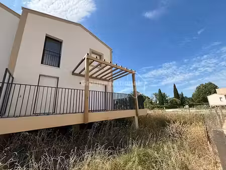 location maison 4 pièces 79.3 m² à saint-etienne-du-grès (13103)  1 325 €