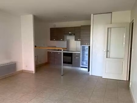 location appartement 2 pièces à nantes (44000) : à louer 2 pièces / 43m² nantes
