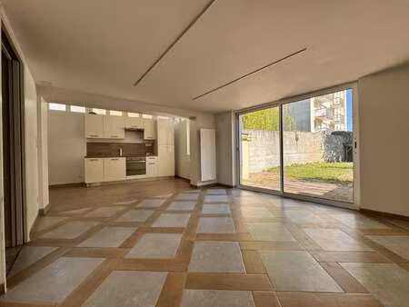 location appartement 2 pièces à alençon (61000) : à louer 2 pièces / 39m² alençon