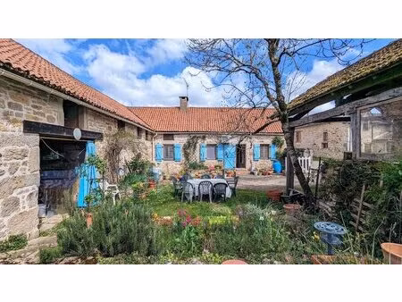 maison avec dépendances proche najac