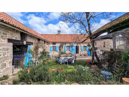 maison avec dépendances proche najac