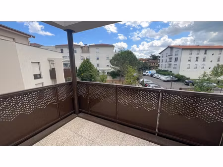t2 balcon garage