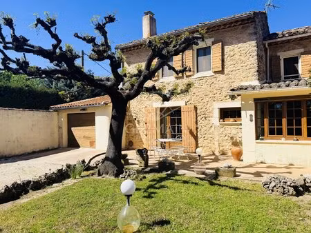 robion  à vendre  maison de type 3 sur un terrain clos de 322 m²