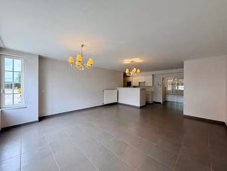 modern appartement met 2 slaapkamers  terras en garage op...