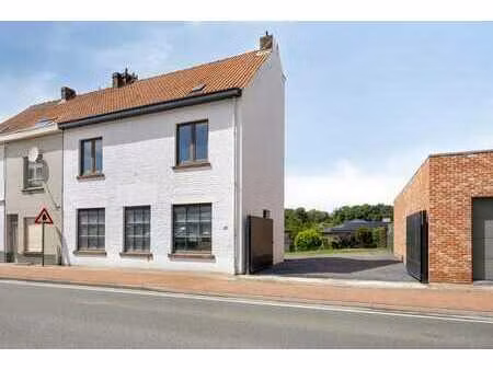 maison 3 façades à aménager (avec possibilité de 4 grandes c