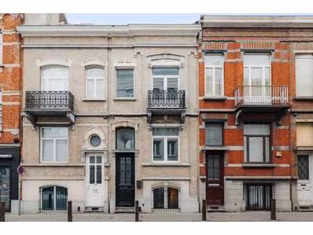 etterbeek-50'naire-g. henri : maison unifamiliale 4ch-cour