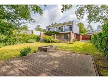 villa rénovée avec jardin ensoleillé à alsemberg