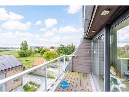 perfect onderhouden duplex met open zicht vlakbij zee