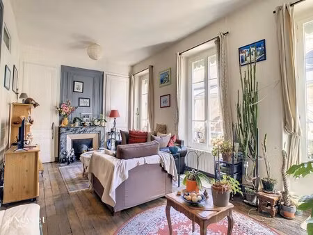 grand t1 bis plein de charme au coeur du 7ème