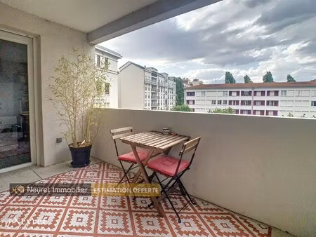lyon 7 jean mace - appartement t3 loue avec balcon et garage