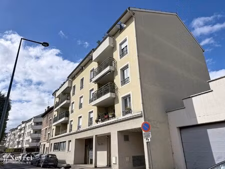 exclusivité t3 80 m2 avec balcon  garage à 600 m métro gratte-ciel villeurbanne
