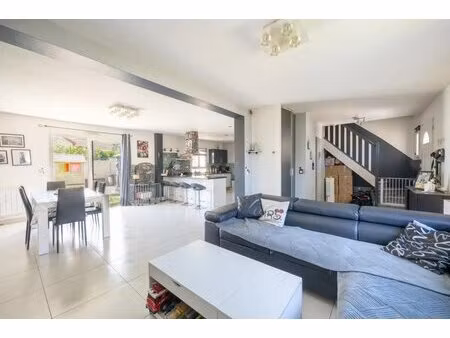 maison de 10 pièces de 201 m² à mézières-sur-seine