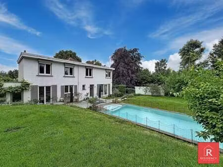 maison de caractère 3 façades avec piscine