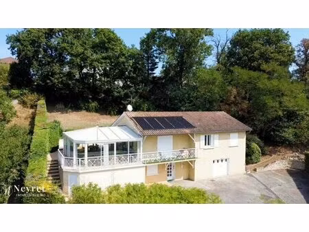 maison individuelle familiale de 158 m2  4 chambres sur 1084m2 de terrain