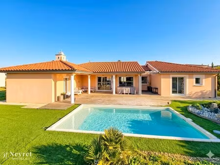 rare !!! maison de plain pied de 130 m2 sur 1500 m2 de terrain  5 chambres