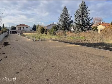 terrain à batir viabilisé de 249 m2 à partir de 179 000 €