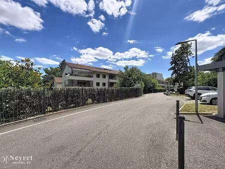 appartement 2018 avec balcon et garage
