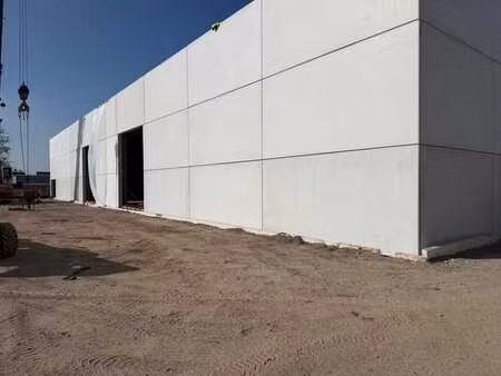 entrepôt neuf à louer dans un emplacement de choix à destelb