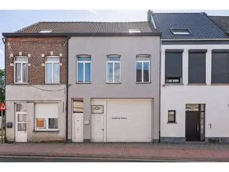 woning met magazijn en riant terras te lier