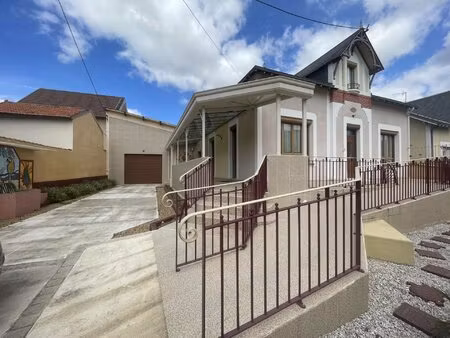 maison en pierre rénovée avec dépendances de 270 m²