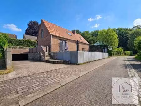 villa de 5ch 2 sdd  garage et jardin