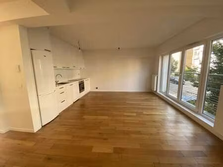 stalle / bel appartement de 90m²  2 chambres  1sdb