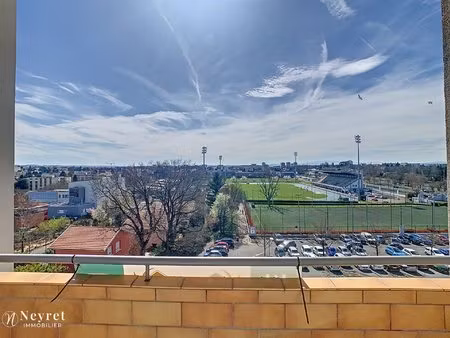 bron - appartement t4 avec balcon  parking et garage
