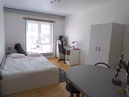 namur centre-studio uniquement etudiant - sans domiciliation